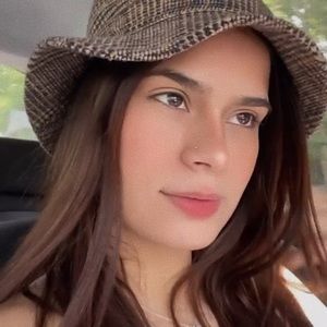 Meet your Posher, Daniela